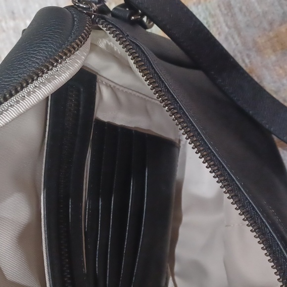 Mina Baie Los Angeles Convertible Crossbody Bag - Picture 5 of 10